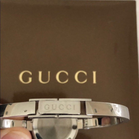 😍Mint Gucci Stainless Steel Bangle watch - Picture 5 of 8